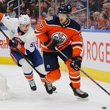 Kane and panarin toy with the islanders before scoring (10/10/15). Recap Oilers 4 Islanders 3 Otw The Copper Blue