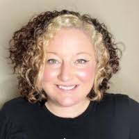 Danielle Dean's Instagram, Twitter & Facebook