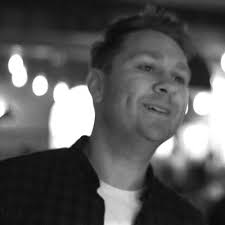 Nic Chambers🍍 (@socialchambers)