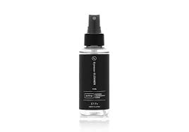 eyewear cleaner selected by 小林布結里 気がつくとすぐにメガネやサングラスが見えにくくなり メガネ拭きクロスだけでは汚れが落ちきれなくて小さなストレスが蓄積していた所で 近所のこだわりのメガネ屋さんで発見したのがこのクリーナー 使用して