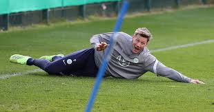 Welcome to the official twitter account of wout weghorst. Wout Weghorst Heiss Begehrt Darum Kann Der Vfl Wolfsburg Den Sturmer Halten