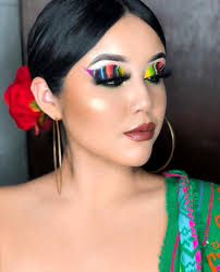 Zarape 🇲🇽💚 Tenía muchas ganas de hacer este maquillaje desde que se puso  en tendencia años atrás pero por una u otra razón no lo hacía, ayer dije es  hoy o nunca