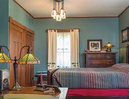 A Restored 1920s Arts Crafts Bungalow Old House Journal Magazine Small House Decorating Cottage Living Rooms Craftsman Interiors