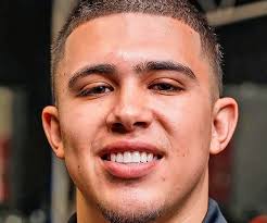 Golfers extend win streak