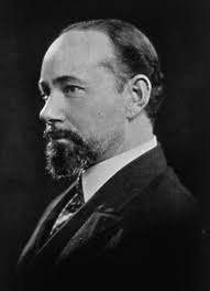 Antarctica—wings over the continent: From Wilkins to war