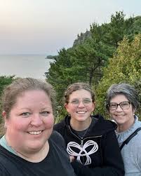 What do you hold dear in your life? Is it material things? Is it people? Is  it experiences? #zyiaootd #zootd : Melon Downtime Sculptor Tank RC 🧡