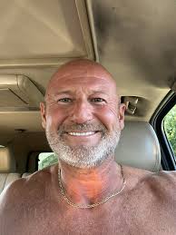 Good morning. Its Thursday, I hope your day is as colorful as this pic.  Have a great day!