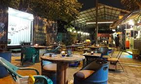 Tempat makan ini buka setiap hari mulai pukul 9 pagi sampai 10 malam. 17 Tempat Makan Enak Di Bekasi Favorit Wisatawan Itrip