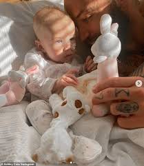 Ashley cain has revealed that his daughter azaylia could have just days to live.the reality star took to instagram on thursday where he shared a heart menu duk news Eotb S Ashley Cain Brings Daughter Azaylia Home For A Few Days Before More Treatment Aktuelle Boulevard Nachrichten Und Fotogalerien Zu Stars Sternchen