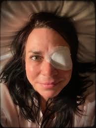 Maple's first eye appointment(scary) 1 m 三 三 2 Щ 8\/봉 8= 耳四工3 B2 피드 m 4  三山正ョ 21 3 4 山a耳 三山 夢 외유 1២ aZ 있유 三田 품음 5 끝문