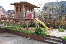 Referenzen Von Zanders Gartenbau Aus Viersen Traumhafte Garten Erfrischende Schwimmteiche Ge Spielhaus Garten Kinderspielhaus Garten Kinder Spielhaus Garten