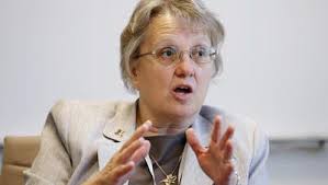 Arizona schools chief Diane Douglas proposes education standards