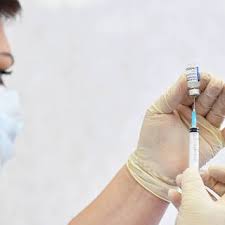 В беларуси прививку от коронавирус собираются сделать 1,2 миллиона человек до конца весны. C5rvdjnirory8m