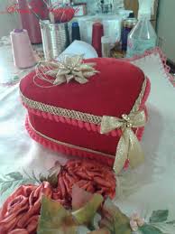 Caja Armada En Carton Duro Forrada En Terciopelo Sintetico Flor En Cinta Flores De Cinta Bordados En Cinta Cintas