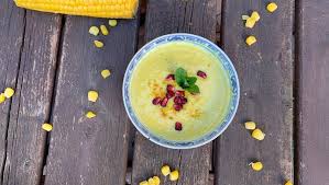 Suppe mit rest lauchzwiebelringen und mais bestreuen. Sommerliche Mais Kurkuma Suppe Ayurveda Rezept Zum Nachkochen