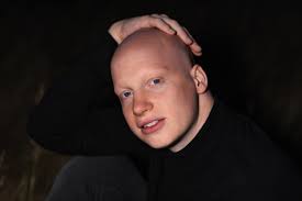 A „Mister ME” Micha Meißner (ének, gitár) koncertje Joseph Feinsteinnel  (zongora)