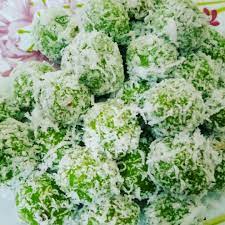 Ia dicanai dan dibentuk seperti cincin atau gelang tangan. Onde Onde Buah Melaka Tetapbuka Food Drinks Local Delights Halal Local Delights Others On Carousell