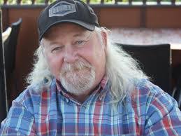 Daryl Carey's Instagram, Twitter & Facebook