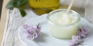 Découvrez une large sélection d'huiles de massage chez nature et découvertes. Baume De Massage A L Huile D Amande Douce Et Aux Fleurs De Lilas Marie Claire
