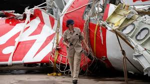 An airasia flight travelling from indonesia to singapore has lost contact with air traffic control with 162 people on board. Airasia Flight 8501 Searchers Find Bodies Debris From Plane Cbs News