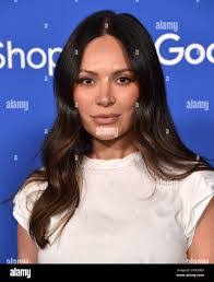 Kristen Hewitt's Instagram, Twitter & Facebook