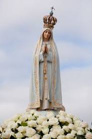 Recinto de oração, espaço aberto que acolhe milhões de peregrinos vindos d. 50 Ideas De Virgen De Fatima Virgen Nuestra Senora De Fatima Santisima Virgen Maria
