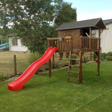 Wir zeigen dir, wie du ein spielhaus selber bauen und mit einfachen tricks toll gestalten kannst. 14 Spielhaus Stelzenhaus Ideen Kinder Gartenhaus Spielhaus Aus Holz Stelzenhaus