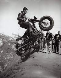 Je Te Veux N Arrete Pas Motorcycle Photography Motorcycle Vintage Motorcycle