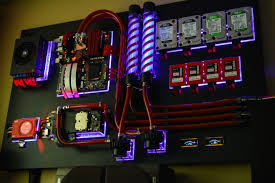 Unusual Pc Case Mods To Make Your Eyes Pop Performance Psu Diy Computer Desk Pc Cases Wall Mounted Pc