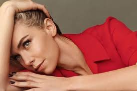 The Coronation Of Vanessa Kirby En 2021