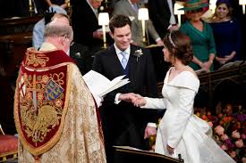 A rainha atual é a segunda elizabeth a ocupar o trono da inglaterra. Neta De Rainha Elizabeth Ii Da A Luz Primeiro Filho Istoe Independente