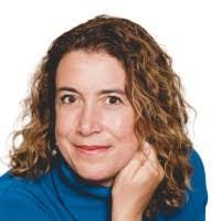 Renee Edge's Instagram, Twitter & Facebook