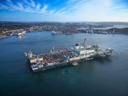 Смотреть видео pioneering spirit departure kristiansand на v4k бесплатно. Stor Offshore Operasjon I Byfjorden Port Of Kristiansand