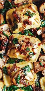 Ravioli With Spinach And Mushrooms Meatless Pasta Recipes Italian Recipes