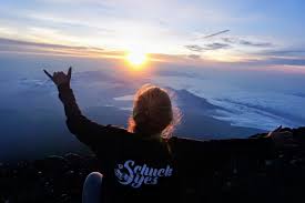 Hiking Guide Climbing Mt Fuji For The Sunrise Schuck Yes