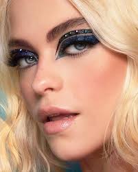 1,311 отметок «Нравится», 13 комментариев — JUAN DAVID FERRAZZO 🌹  (@juandavidferrazzo) в Instagram: «Este look merecía un post mas 🦋 MERMAID  🧜‍♀️ Makeup & ph by me @juandavidferrazzo Model:…»