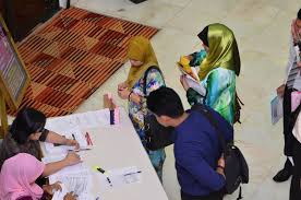 Permohonan biasiswa skim tenaga pengajar muda uitm. Behind The Truth Possibilities Skim Latihan 1 Malaysia Di Bawah Petronas Graduate Employability Enhancement Scheme Sl1m Gees