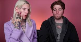 Wait for lipstick to dry completely before touching your lips. Youtuber Jeffree Star Had Really Bad Teeth Before And After Pics