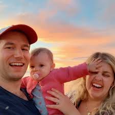 StanfordSweethearts: F A M I L Y ♥️ P H O T O S "After my 2005 Facebook DM  (cringe) about his band (cringe) went nowhere, we floated around campus  without meeting.