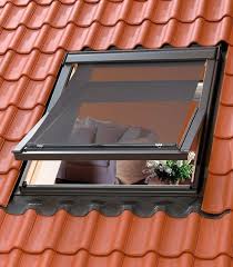 Hitzeschutzmarkise Fur Dachfenstergrosse 204 206 Products Dachfenstergrosse Fur Hitzeschutzmarkise Produ Sonnenschutz Aussen Dachfenster Fenster Kosten