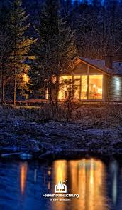 Es Gibt Sie Noch Die Fantastischen Orte In Deutschland Wo Man Das Leben Mitten In Der Natur Am Waldbach In Volle Ferienhaus Modernes Ferienhaus Hutte Im Wald
