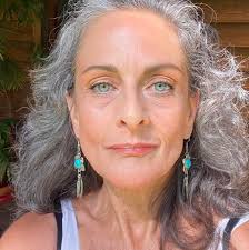 🐾 A huge thank you to our new neighbors at Stone Avenue Veterinary Clinic!  🎉 Dr. Ozment (owner) and Dr. Porter (associate veterinarian) recently  opened their doors and have already gone above