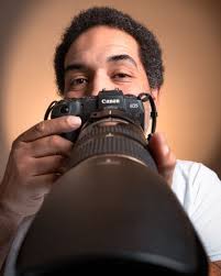 Just moved to San Antonio and set up a small studio in my apartment. I am a  photographer, expert in Lightroom and Photoshop, and a budding  videographer. Definitely looking to network in