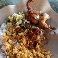 Jangan kau rusak sholat mu dengan gambar atau tulisan yang menempel di kaos atau baju mu, pergunakan rompi sholat untuk menutupi bagian aurat yang terbuka atau tulisan dan gambar jika menggunakan kaos dakwah dari. Nasi Kukus Ayam Dara Berempah Nusa Perintis