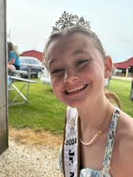 Brandi Eads's Instagram, Twitter & Facebook