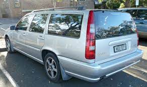 The name v70 combines the letter v, standing for versatility, and 70, denoting relative platform size (i.e., a v70 is larger than a v40, but smaller than a v90). File 2000 Volvo V70 My00 2 4 20v Cd Station Wagon 2009 08 29 Jpg Wikipedia
