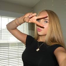 raelee (@raeleegoodnough)