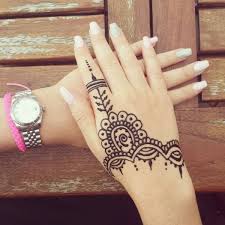 This is because they are very easy to put and no pain is felt during the process. 90 Henna Tattoo Ideen Neueste Trends Und Wunderschone Motive