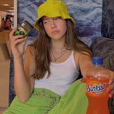 Besoins Dans Le Monde Ambassadeurs In 2020 Indie Girl Indie Kids Indie Fashion