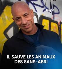 Aux Etats-Unis, Kwane Stewart, vétérinaire californien, offre des soins  vétérinaires gratuits aux animaux en détresse, grâce à son initiative,  Project Stree Let! Son parcours a commencé après une rencontre avec un homme